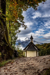Watzmann in Berchtesgaden with chapel, Berchtesgaden, Berchtesgadener Land, Upper Bavaria, Bavaria, Germany, Germany, Alps, Mountains, Berchtesgadener Berge, architecture, little church, chapel, country road, autumn, clouds, Watzmann, deciduous trees, snow on the mountains. Path, Nobody, Landscape, Vacation, Vacation Destination Watzmann in Berchtesgaden with chapel, Berchtesgaden, Berchtesgadener Land, Upper Bavaria, Bavaria, Germany, Germany, Alps, Mountains, Berchtesgadener Berge, architecture, little church, chapel, country road, autumn, clouds, Watzmann, deciduous trees, snow on the mountains. Path, Nobody, Landscape, Vacation, Vacation Destination